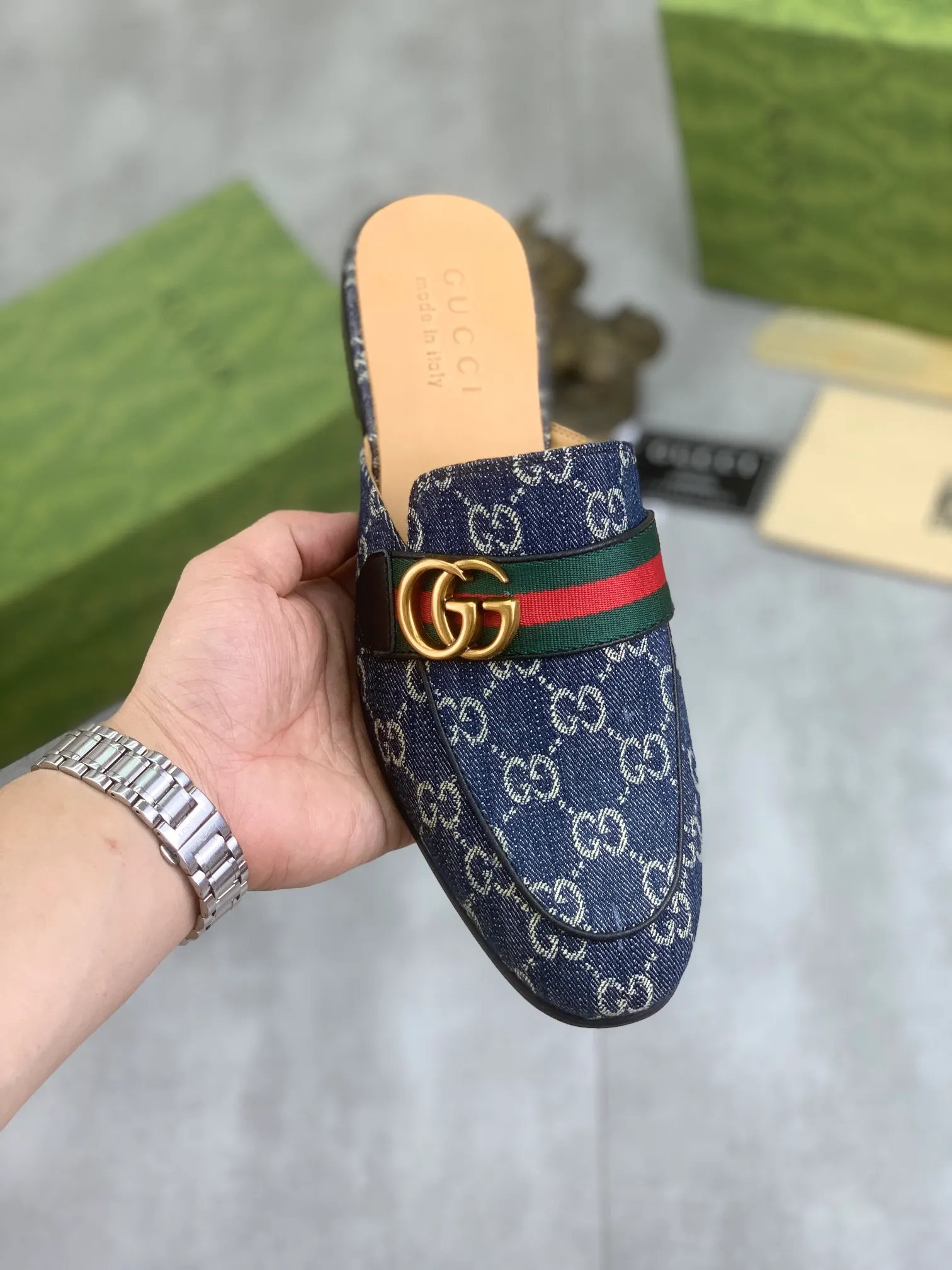 Men's Men's Shoes💰P480💰【New Style】Water-dyed Niuli High Quality Gucci half-drag business leather shoes hot selection (Gucci) official website latest Gucci half-drag 🎁 business leather shoes, hot style 💥 simple and elegant style, exclusive for trendy men. Unique official website latest brand original double G embossing Elements 👑 Original Gucci decoration, fashionable and elegant, fabric original calfskin ✅ Fully imported first-layer cowhide lining, official website designated wear-resistant, rubber business outsole, classic model taken at the counter in real life 🎬Number: 38-44 (45 46 customized) 2⃣️colors available